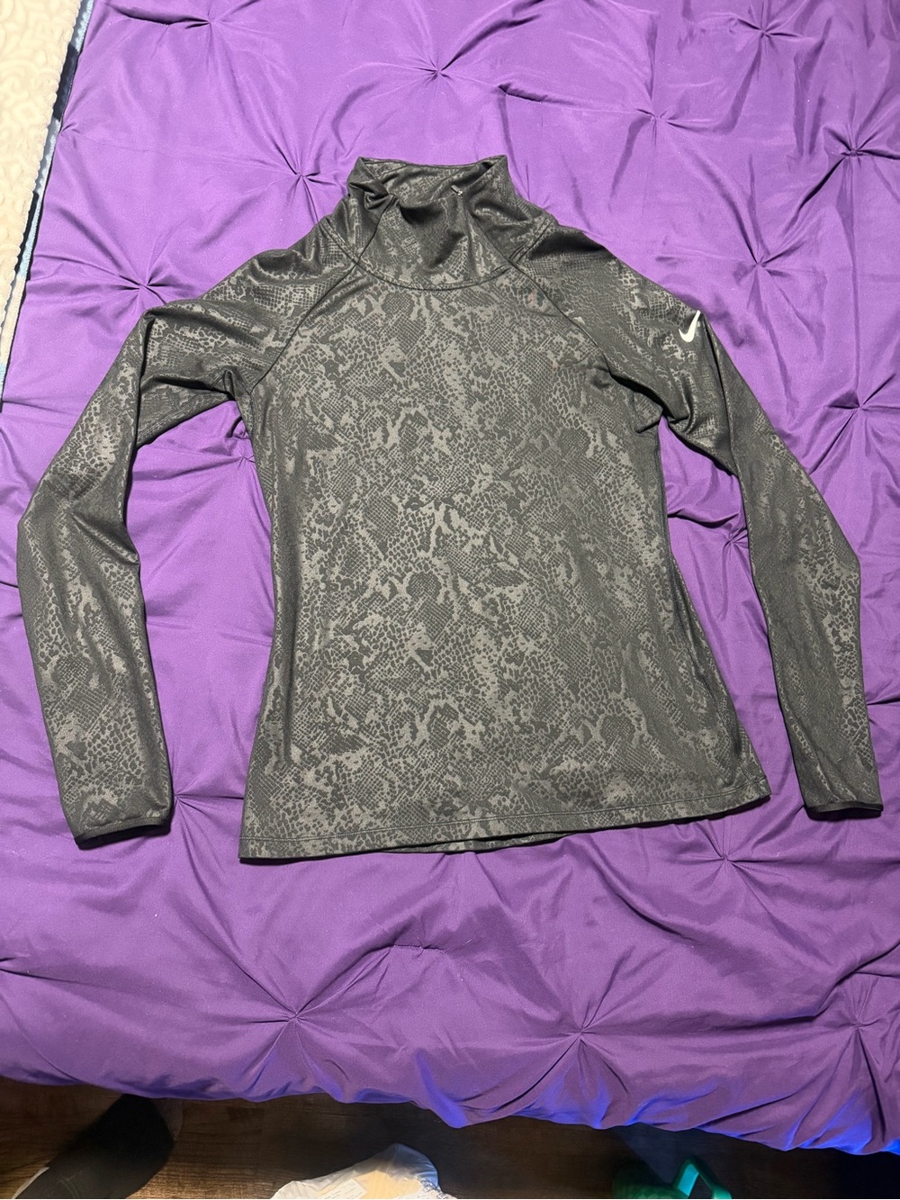 Nike Pro Women's L Black Snake Print Long Sleeve Active Wear